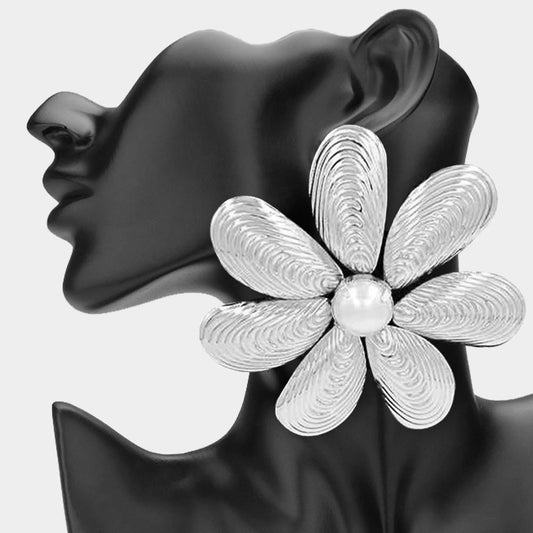 The Pearl Daisy